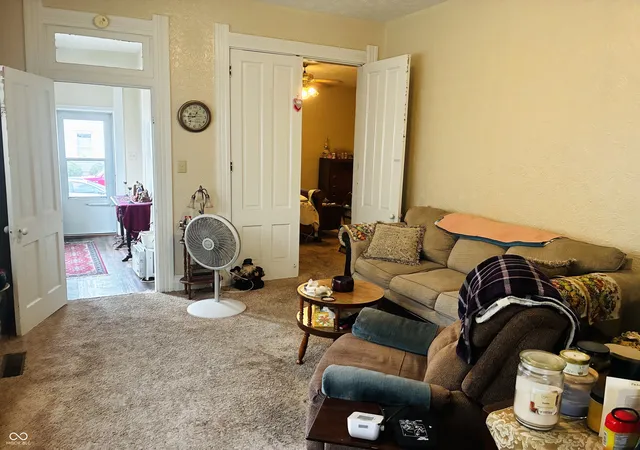 4th image of 219 W Locust St, Shelbyville, IN 46176 | MLS# 22121250