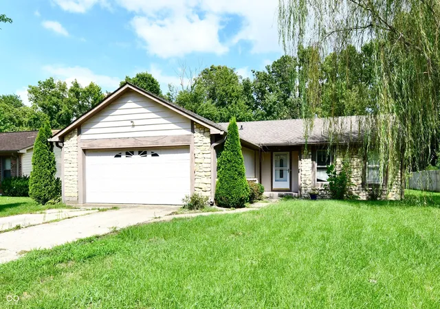 Single family home for sale at 7517 Venetian Way, Indianapolis, IN 46217 | MLS# 22121251