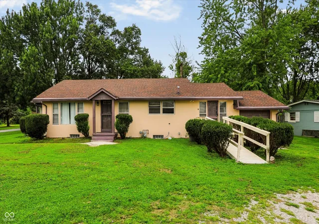 Photo 1 of Sale Pending at 6100 Madison Ave, Indianapolis, IN 46227 | MLS# 22121267 | Listing updated on 2026-09-04