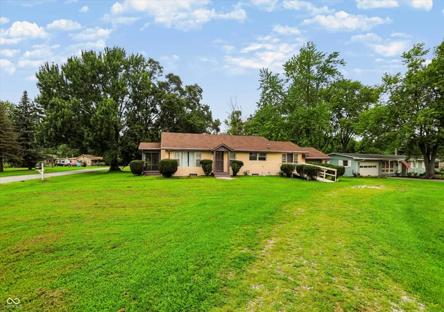 Photo 2 of Sale Pending at 6100 Madison Ave, Indianapolis, IN 46227 | MLS# 22121267 | Listing updated on 2026-09-04