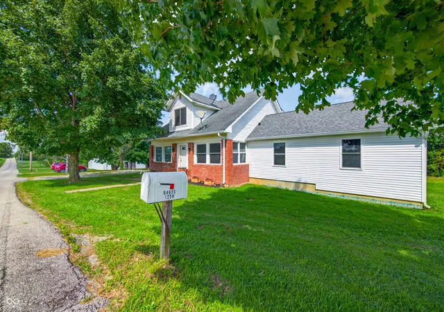 2nd image of 6463 S 125 W, Trafalgar, IN 46181 | MLS# 22121269