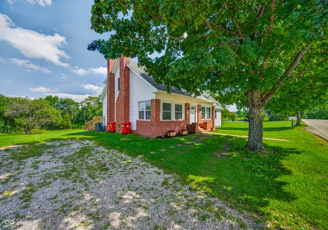 Photo 4 of Sale Pending at 6463 S 125 West, Trafalgar, IN 46181 | MLS# 22121269 | Listing updated on 2026-09-01