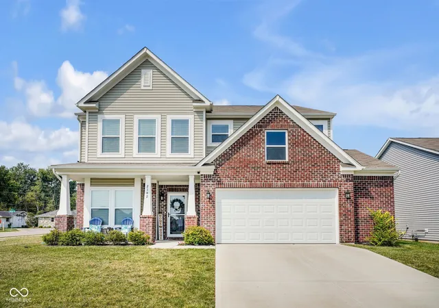 1st image of 2142 Beacon Ct, Columbus, IN 47201 | MLS# 22121274