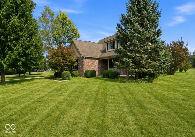 Photo 3 of Sale Pending at 2535 Deer Creek, Anderson, IN 46011 | MLS# 22121277 | Listing updated on 2026-10-01