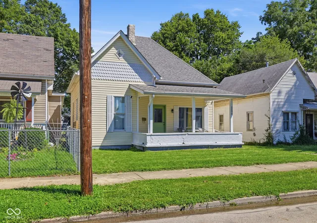 2nd image of 554 W Taylor St, Shelbyville, IN 46176 | MLS# 22121278