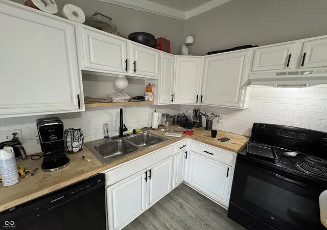 Photo 3 of Single family home for sale at 2322 Silver Maple Ct, Indianapolis, IN 46222 | MLS# 22121299 | Listing updated on 2026-08-20