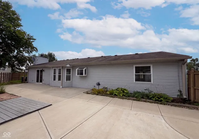 5th image of 7938 Inverness Dr, Indianapolis, IN 46237 | MLS# 22121300