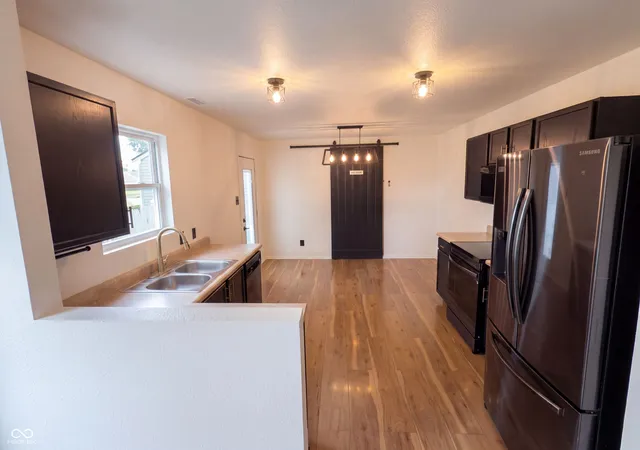 2nd image of 949 Colonial Wy, Franklin, IN 46131 | MLS# 22121302