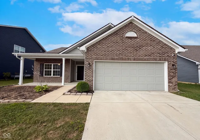1st image of 594 Geronimo Dr, Greenfield, IN 46140 | MLS# 22121304
