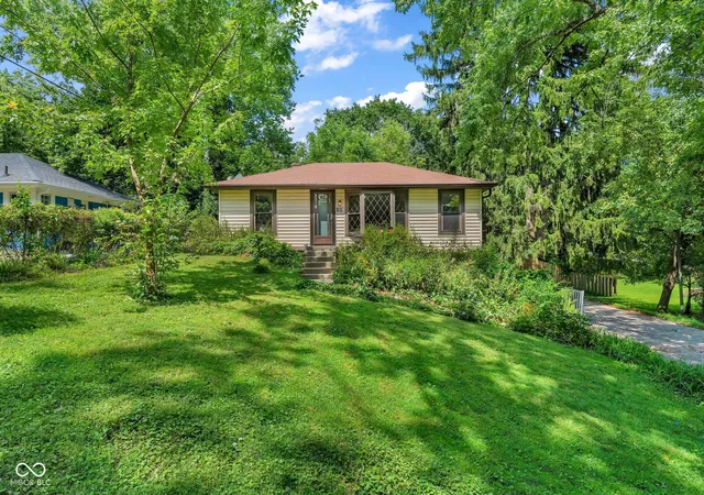 Photo 2 of Sale Pending at 1908 W Northgate St, Indianapolis, IN 46228 | MLS# 22121322 | Listing updated on 2026-09-13