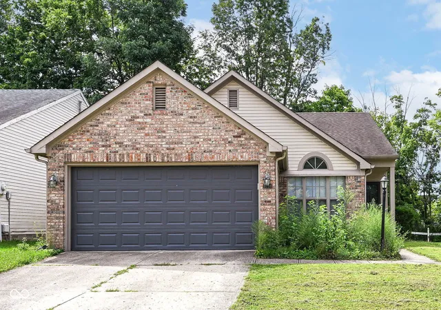 Photo 1 of Sale Pending at 5231 Pin Oak Dr, Indianapolis, IN 46254 | MLS# 22121328 | Listing updated on 2026-09-12