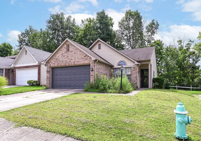 2nd image of 5231 Pin Oak Dr, Indianapolis, IN 46254 | MLS# 22121328