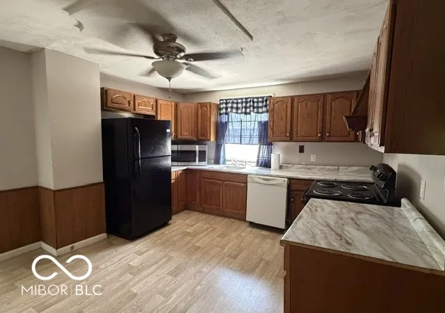 2nd image of 230 N Peru St, Cicero, IN 46034 | MLS# 22121331