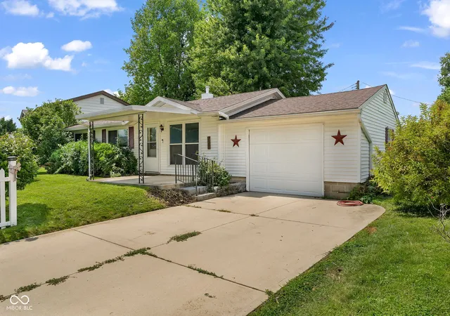 1st image of 1506 Jaques Dr, Lebanon, IN 46052 | MLS# 22121335