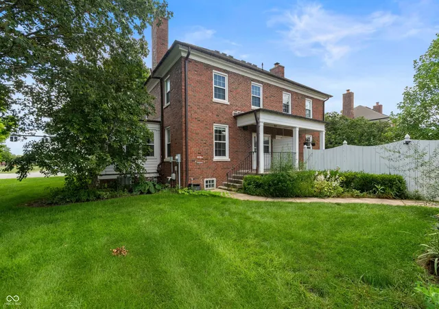 3rd image of 8526 E 56Th St, Indianapolis, IN 46216 | MLS# 22121338