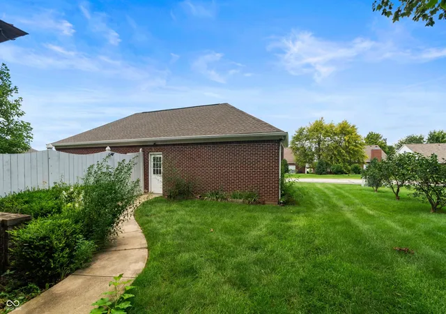 5th image of 8526 E 56Th St, Indianapolis, IN 46216 | MLS# 22121338