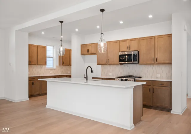 Photo 4 of Single family home for sale at 811 Possman Wy, Westfield, IN 46074 | MLS# 22121343 | Listing updated on 2026-09-22