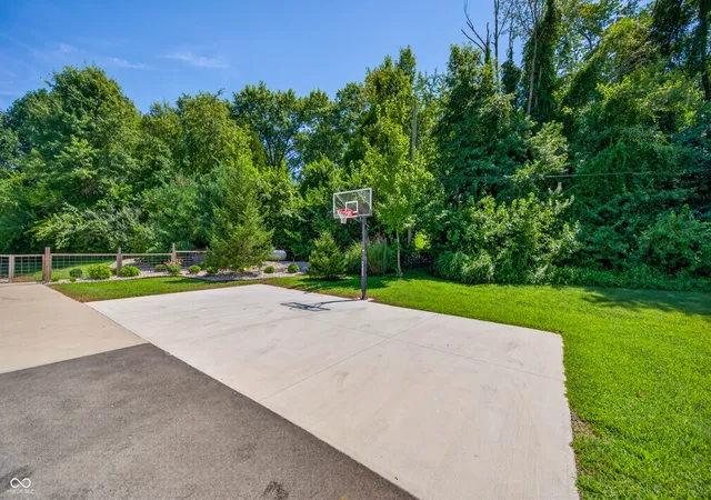 Photo 3 of Single family home for sale at 3823 Buckley Ct, Columbus, IN 47203 | MLS# 22121344 | Listing updated on 2026-09-21