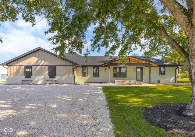 1st image of 9070 W 450 S, Columbus, IN 47201 | MLS# 22121353