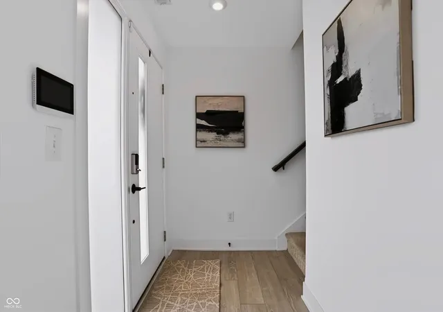 Photo 4 of Townhouse for sale at 423 Leota St, Indianapolis, IN 46203 | MLS# 22121356 | Listing updated on 2026-10-15