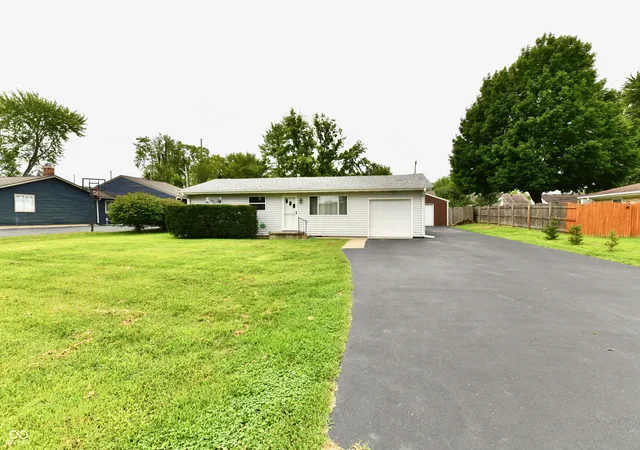 2nd image of 3813 W Smith Valley Rd, Greenwood, IN 46142 | MLS# 22121358