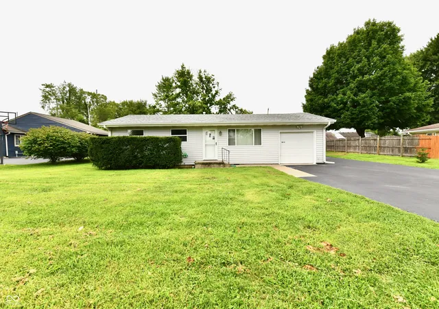 3rd image of 3813 W Smith Valley Rd, Greenwood, IN 46142 | MLS# 22121358