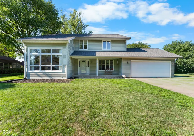 Photo 2 of Single family home for sale at 1028 W 8th Street, Seymour, IN 47274 | MLS# 22121367 | Listing updated on 2026-09-13