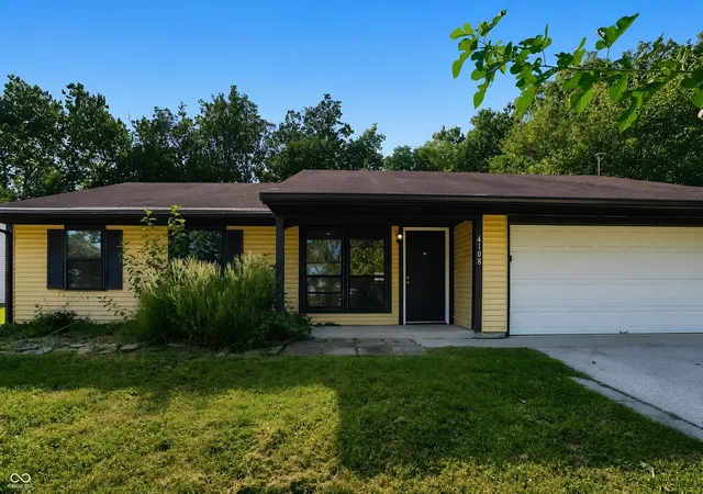 Photo 3 of Sale Pending at 4108 Eagle Lake Dr, Indianapolis, IN 46254 | MLS# 22121405 | Listing updated on 2026-09-12
