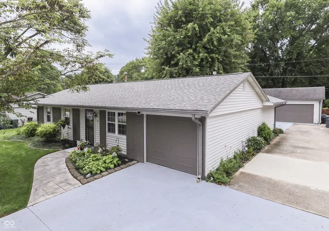 1st image of 68 Kensington Park Rd, Greenwood, IN 46142 | MLS# 22121420