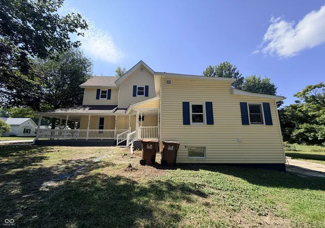 Photo 3 of Single family home for sale at 107 E Main St, Darlington, IN 47940 | MLS# 22121429 | Listing updated on 2026-09-23