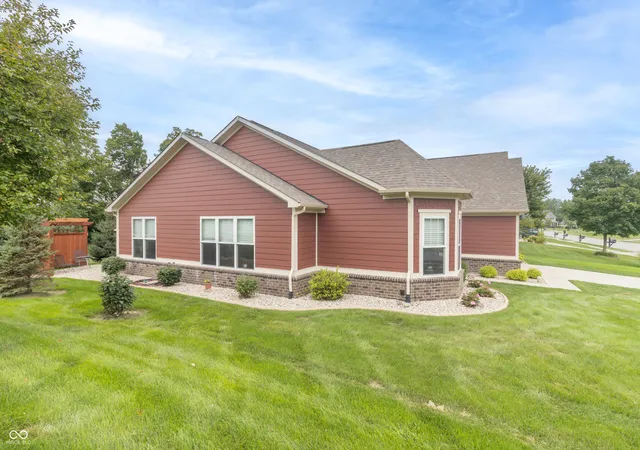 36th image of 1992 S Sugar Gum Trl, Greenfield, IN 46140 | MLS# 22121434