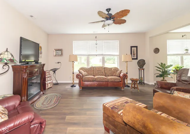 5th image of 1992 S Sugar Gum Trl, Greenfield, IN 46140 | MLS# 22121434
