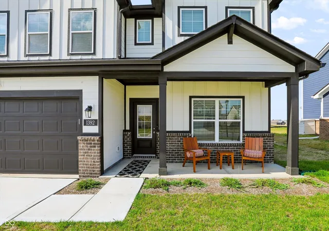 Photo 3 of Single family home for sale at 1392 Little Rodeo Pl, Greenwood, IN 46143 | MLS# 22121438 | Listing updated on 2026-10-07