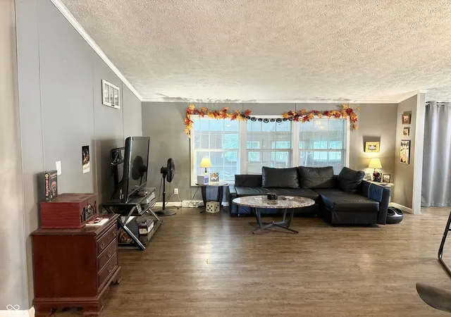 Photo 4 of Manufactured home for sale at 928 S Broadway St, Pendleton, IN 46064 | MLS# 22121462 | Listing updated on 2026-08-20