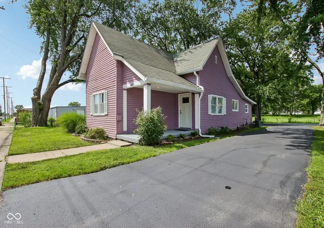 2nd image of 330 W Osage St, Greenfield, IN 46140 | MLS# 22121471