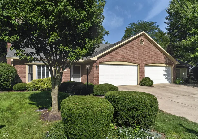 Photo 3 of Single family home for sale at 6503 Waybridge, Indianapolis, IN 46237 | MLS# 22121491 | Listing updated on 2026-10-02