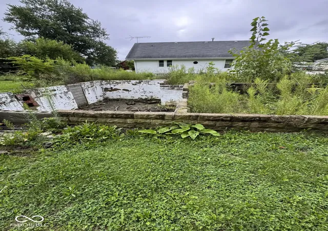 1st image of 102 E Harrison, Saint Paul, IN 47272 | MLS# 22121496