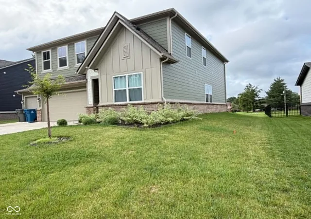 Photo 3 of Single family home for sale at 10823 Soda Crk Ct, Indianapolis, IN 46239 | MLS# 22121503 | Listing updated on 2026-08-22