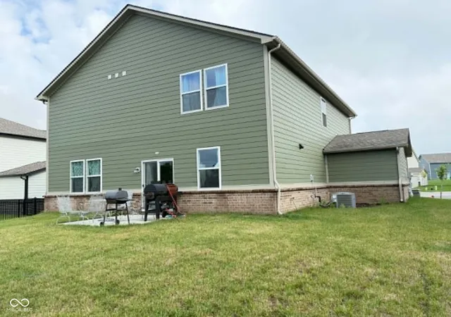 Photo 3 of Single family home for sale at 10823 Soda Crk Ct, Indianapolis, IN 46239 | MLS# 22121503 | Listing updated on 2026-08-22