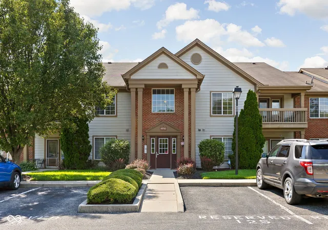 1st image of 8950 Hunters Creek Dr #208, Indianapolis, IN 46227 | MLS# 22121506