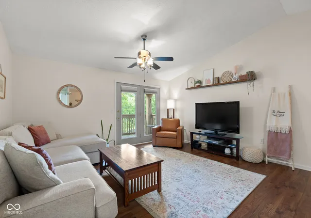 3rd image of 8950 Hunters Creek Dr #208, Indianapolis, IN 46227 | MLS# 22121506