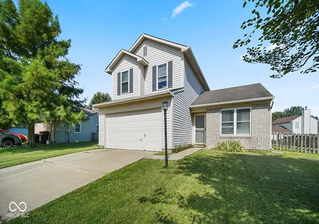 2nd image of 55 Kensington Ct, Pittsboro, IN 46167 | MLS# 22121509