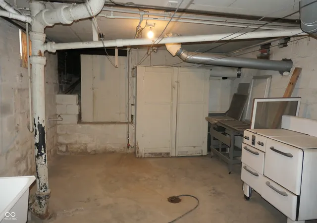 23rd image of 154 S Spencer Ave, Indianapolis, IN 46219 | MLS# 22121522