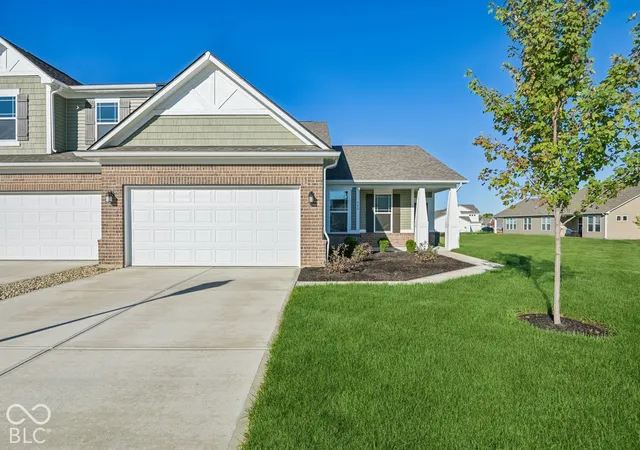 Single family home for sale at 240 Hunters Ridge Dr, Danville, IN 46122 | MLS# 22121523