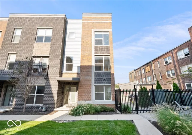 Photo 1 of Single family home for sale at 739 Perth Ln, Indianapolis, IN 46204 | MLS# 22121528 | Listing updated on 2026-09-04