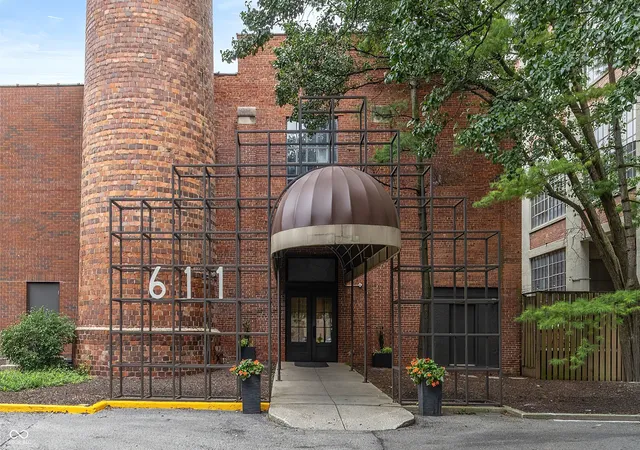 2nd image of 611 N Park Ave #105, Indianapolis, IN 46204 | MLS# 22121538