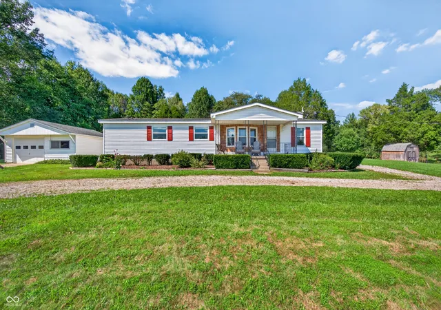 Photo 3 of Sale Pending at 9830 W County Rd 750 N, Elizabethtown, IN 47232 | MLS# 22121553 | Listing updated on 2026-10-01