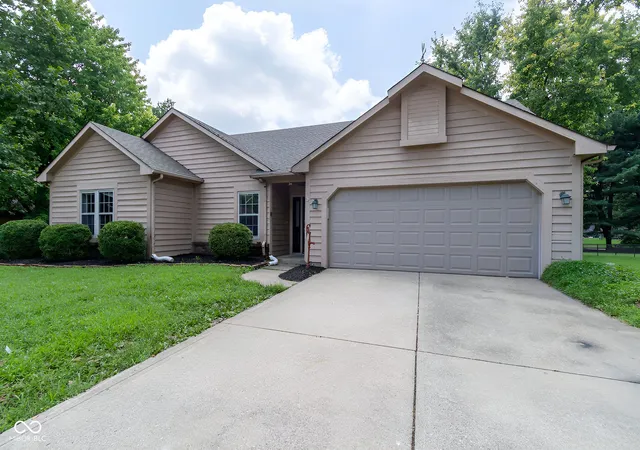 4th image of 572 San Ricardo Dr, Greenwood, IN 46142 | MLS# 22121557