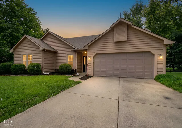 5th image of 572 San Ricardo Dr, Greenwood, IN 46142 | MLS# 22121557