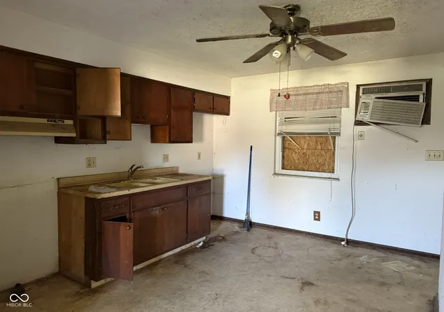 2nd image of 8422 Sten Ct, Indianapolis, IN 46227 | MLS# 22121558